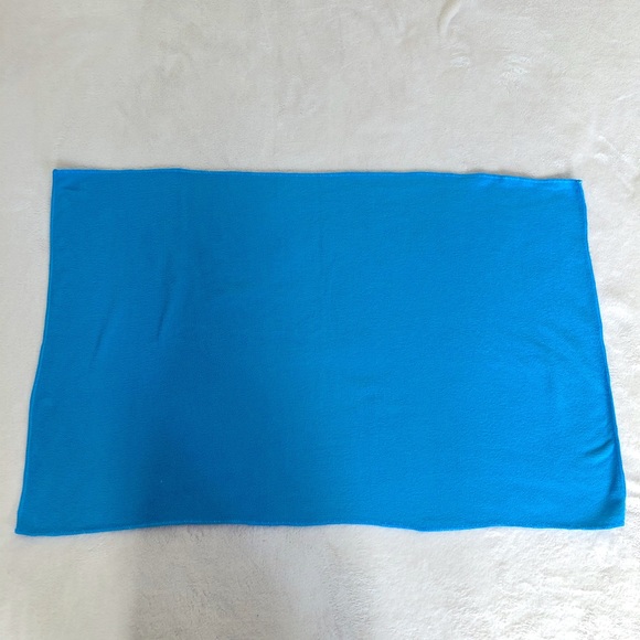 NWOT Blue Yoga Hand-towel - Picture 1 of 4